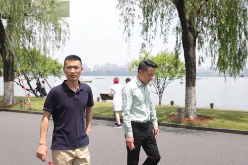 以健康体魄迎建党百年 省经信厅干部职工开展环湖健身走活动